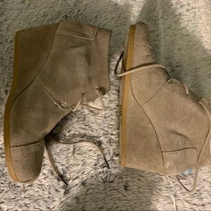 TAN TOMS BOOTIES
